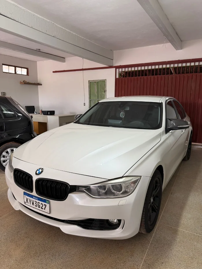 Carro em destaque k+ Veículos